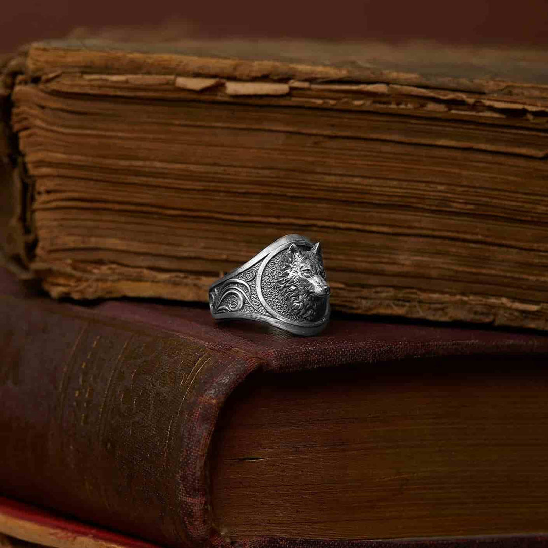 Wolf Ring