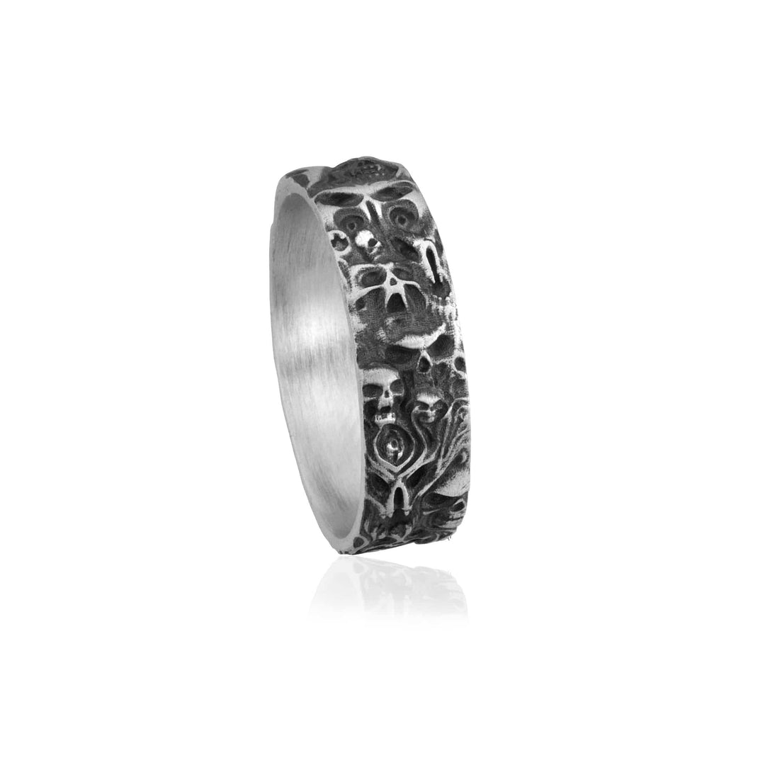 Forsaken Skull Band Ring