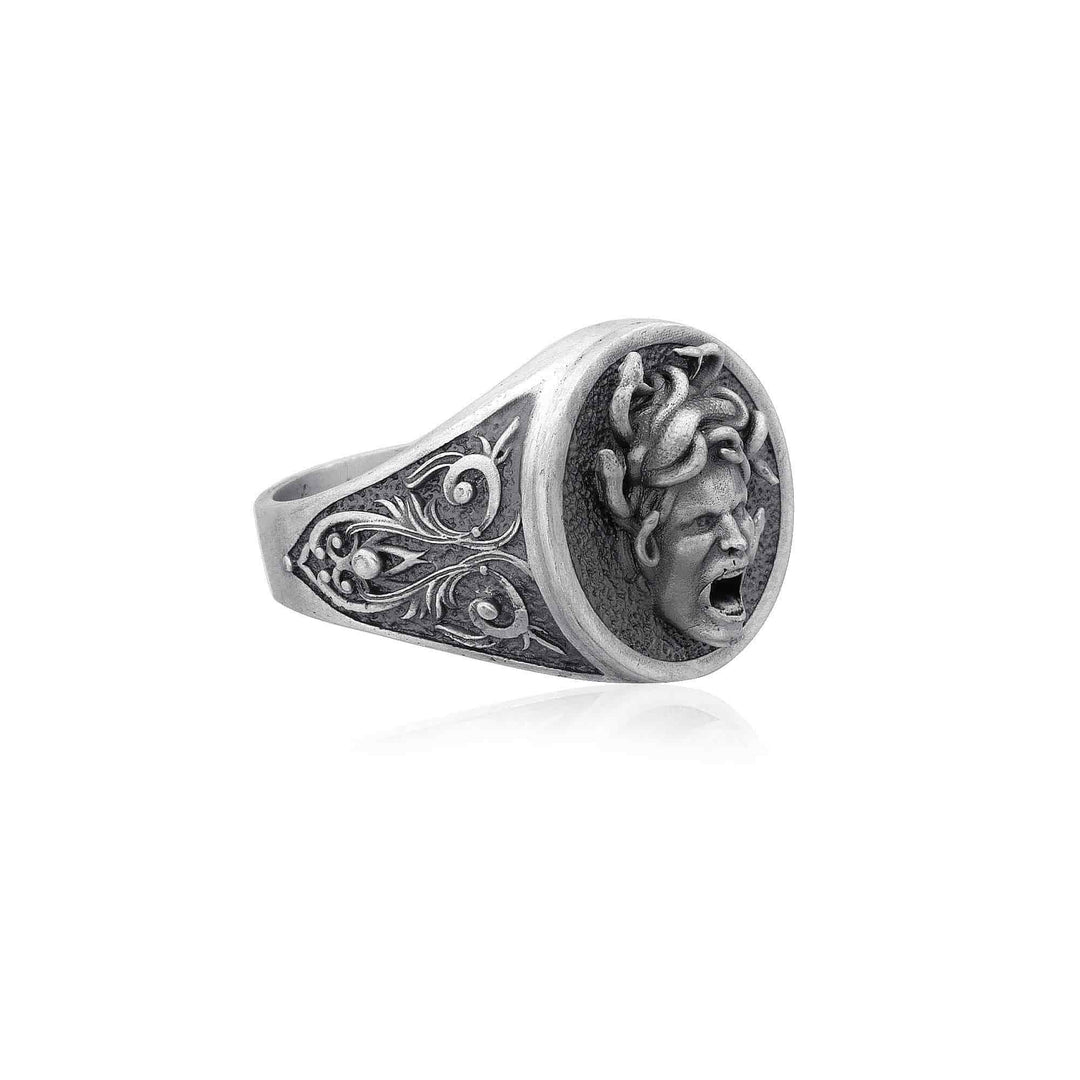 Angry Gorgon Medusa Ring
