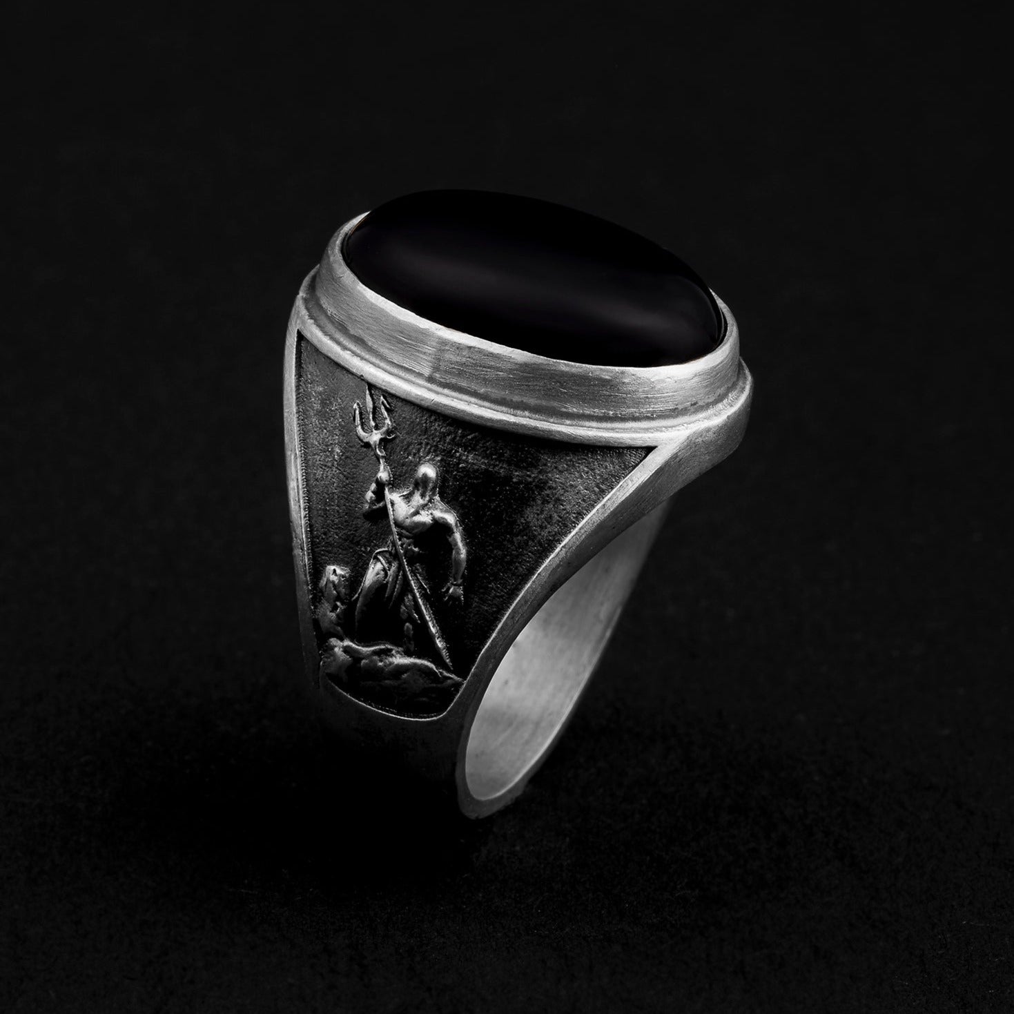 Poseidon Onyx Gemston Ring