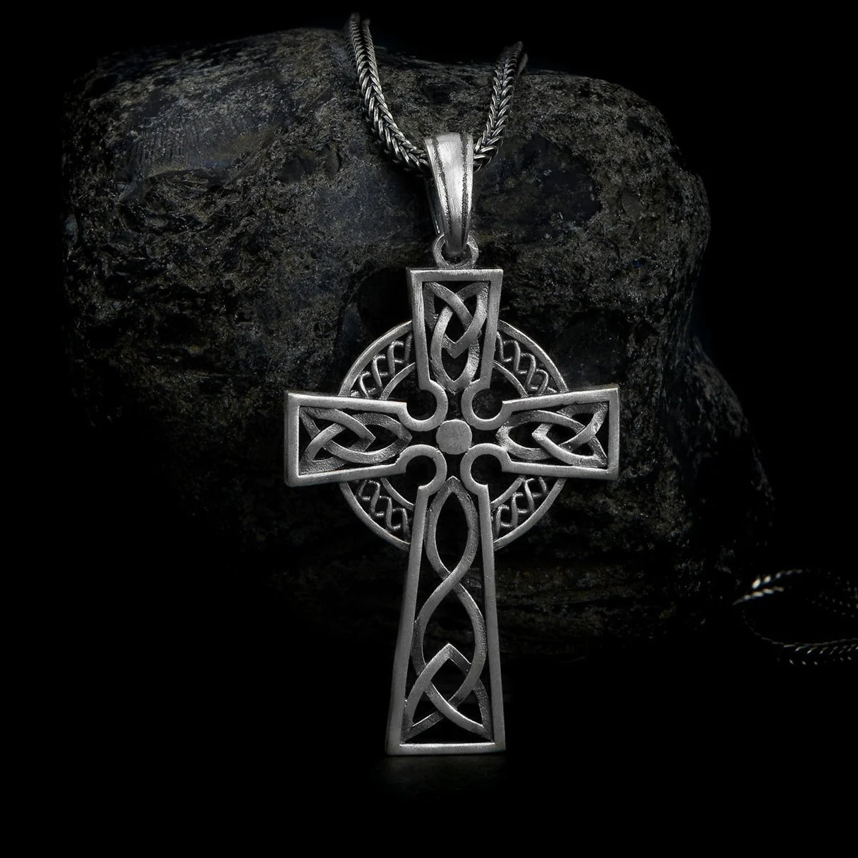 The Craftsmanship Behind a Celtic Cross Necklace: A Sterling Silver Ma