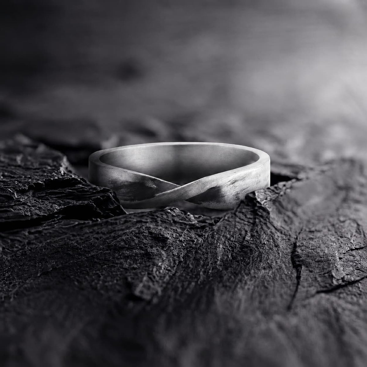 Mobius Band Ring