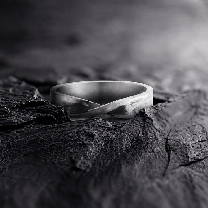 Mobius Band Ring