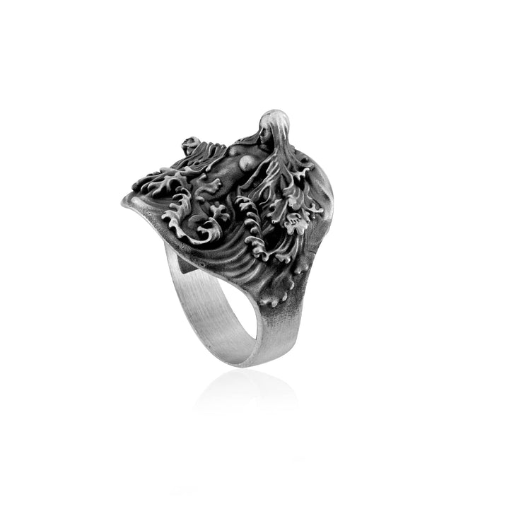 Hairwave Empress Ring