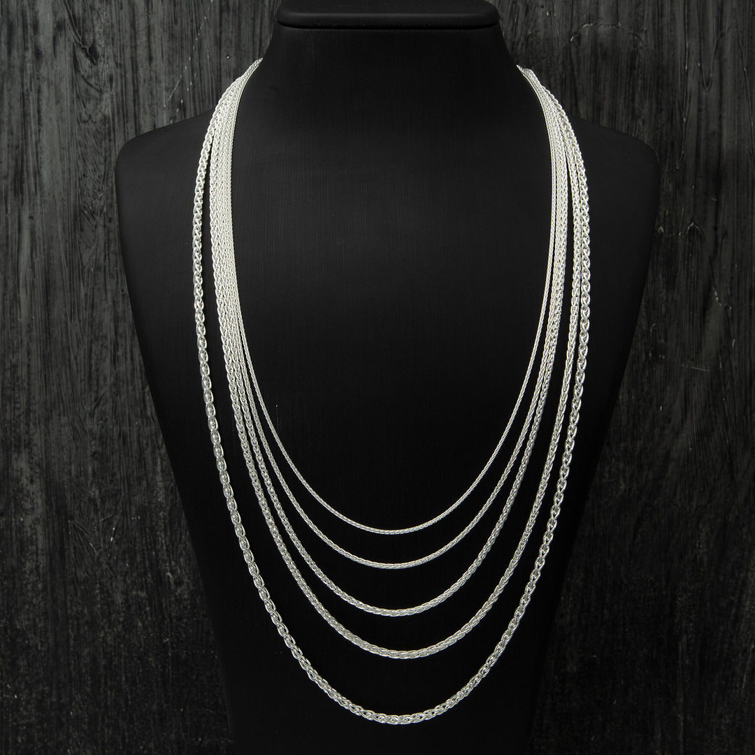 Spiga Chain Necklace on the neck view