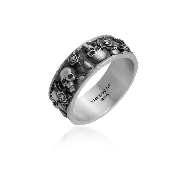 Skulls and Roses Memento Mori Band Ring