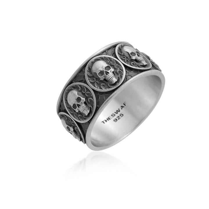 Triple Skull Memento Mori Band Ring