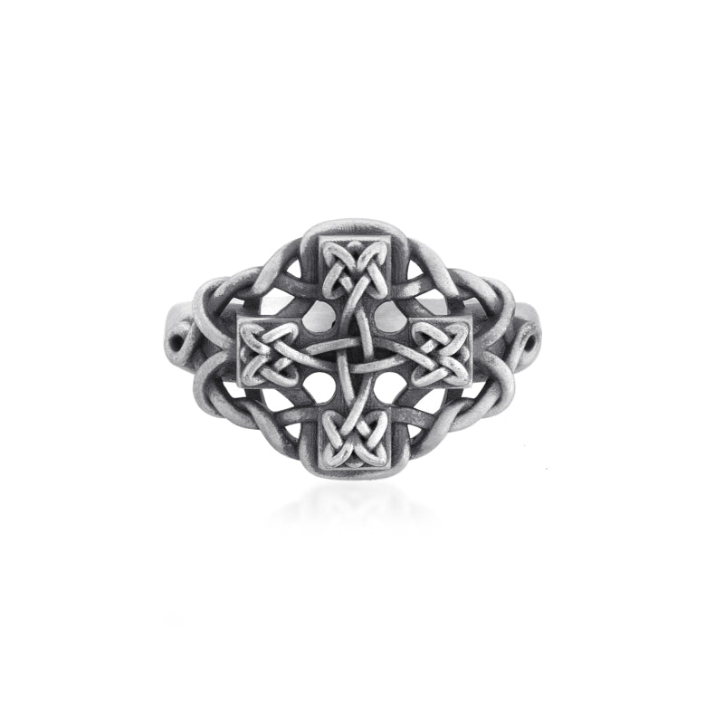 celtic knot band ring top view