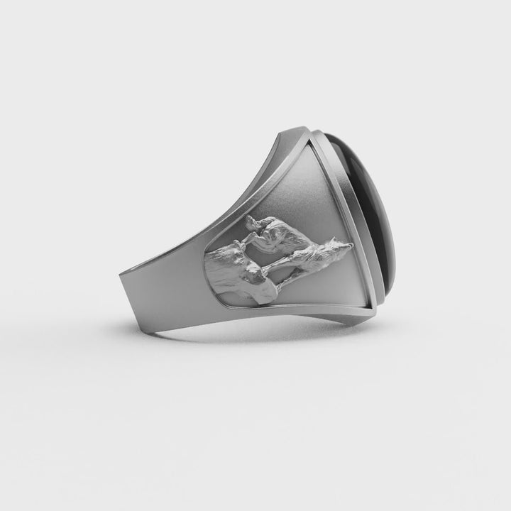 Howling Wolf Onyx Ring