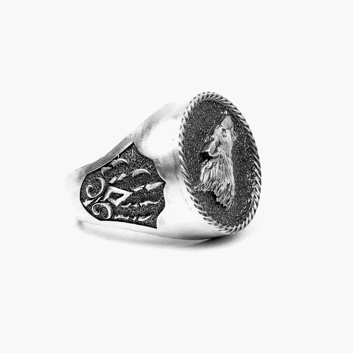Howling Wolf Ring