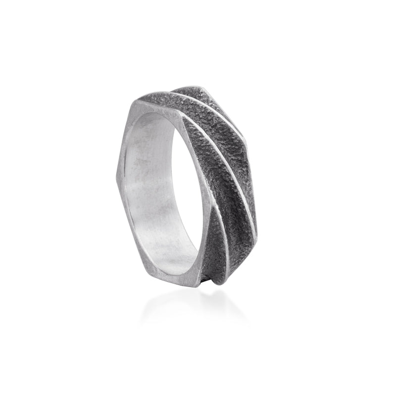 Sculpted Helix Band Ring side view
