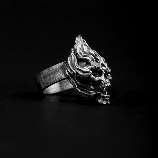 MORGAN- Silver open skulls ring